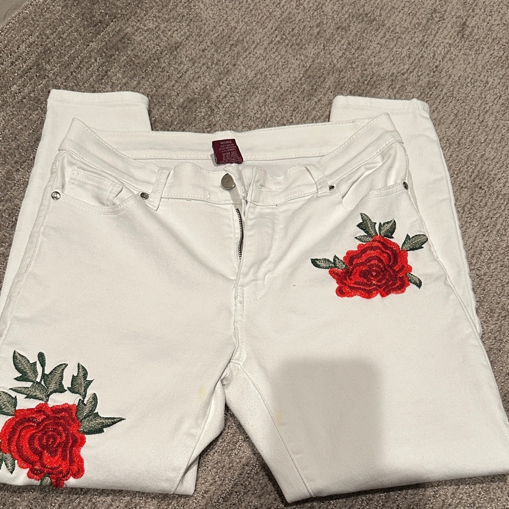 Elegant White Jeans with Red Rose Embroidery